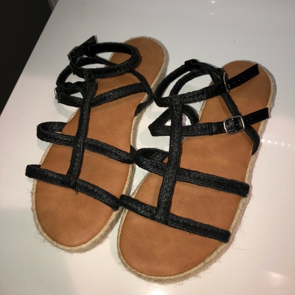 Sandals - Picture 1 of 3